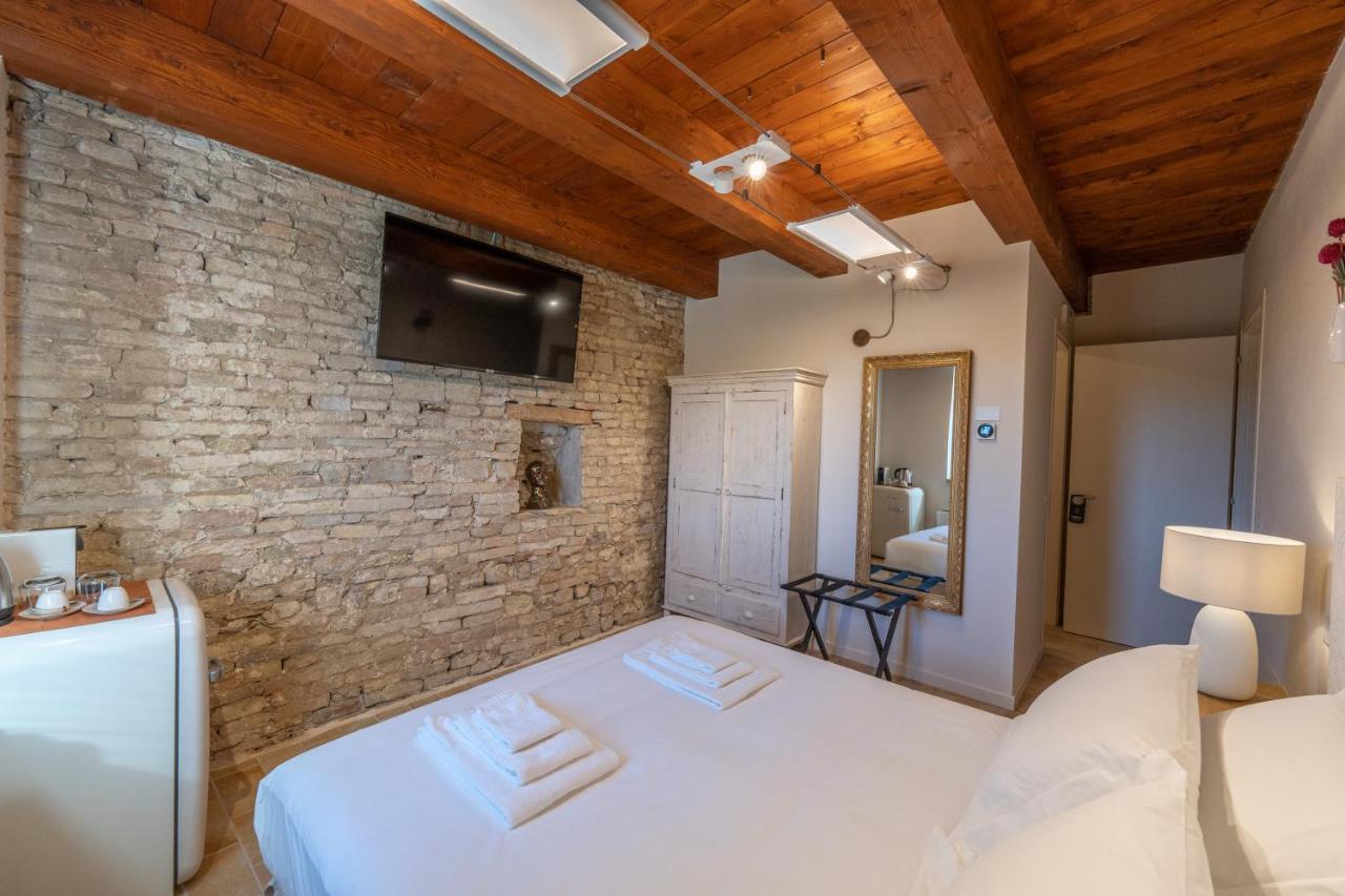 Porta Gemina History Lodge Urbisaglia المظهر الخارجي الصورة